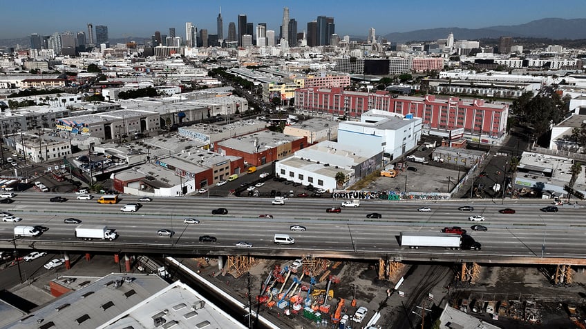 los angeles freeway fully reopens ahead of schedule after fire officials say