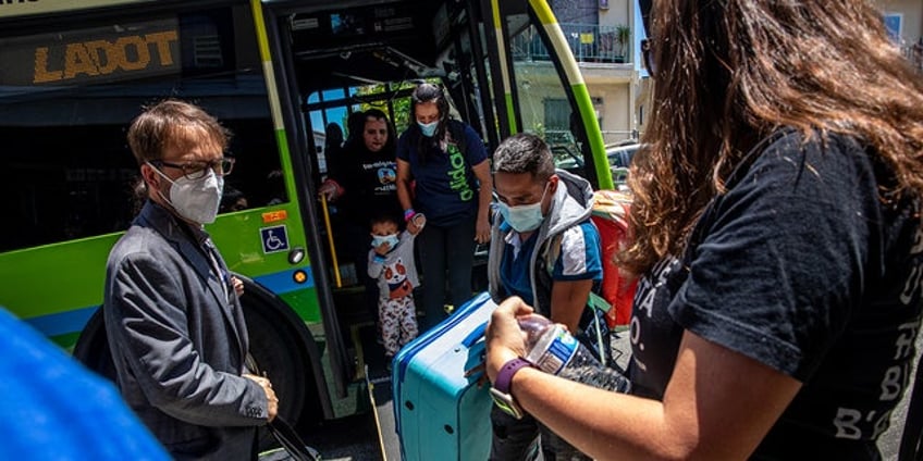 los angeles mayor accuses abbott of bussing migrants from texas to california during tropical storm hilary