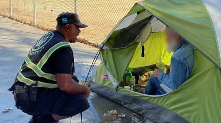 los angeles spends 44000 per temporary tent for homeless village