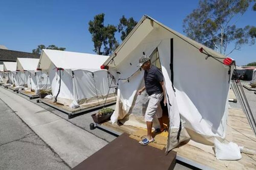 los angeles spends 44000 per temporary tent for homeless village