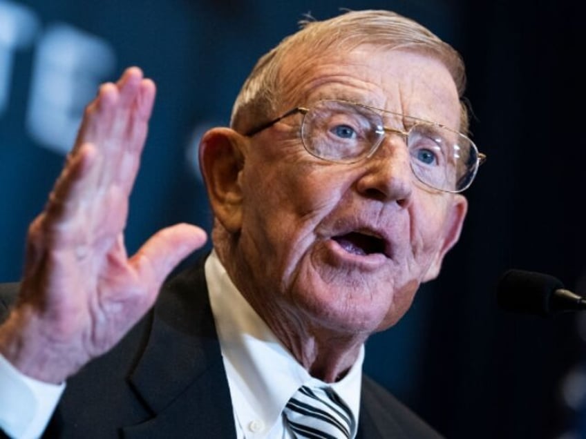 UNITED STATES - JULY 26: Lou Holtz, former Notre Dame football coach, addresses the Americ