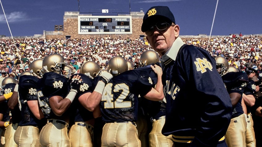 Lou Holtz vs Purdue