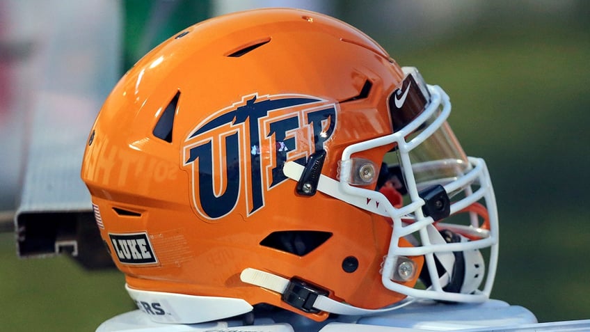 louisiana techs brevin randle stomps on utep player during game