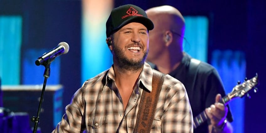 luke bryan jokes he lost a tremendous amount of money after canceling concerts