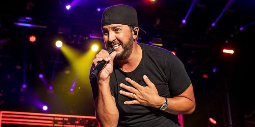 luke bryan jokes he lost a tremendous amount of money after canceling concerts