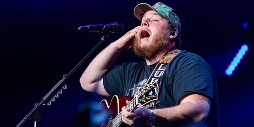 luke combs fast car success marred with complicated racial debate washington post