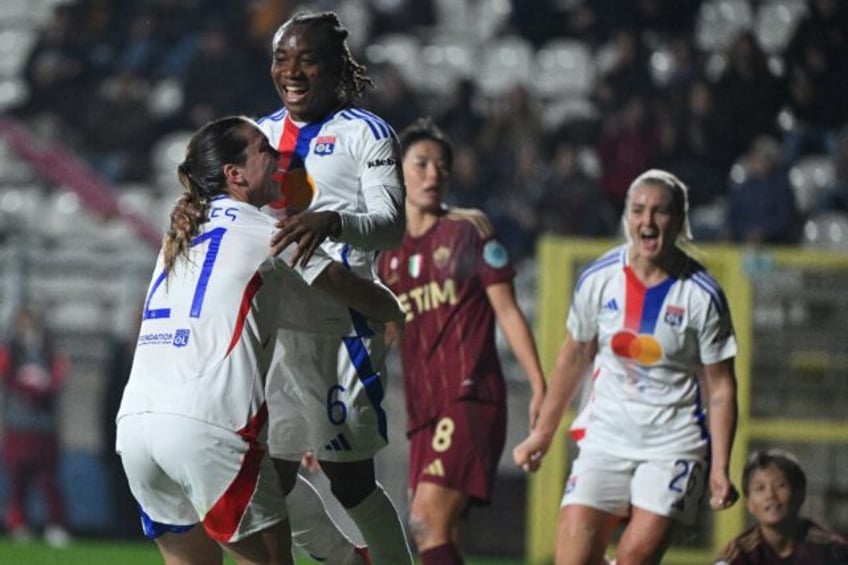 Melchie Dumornay (R) and Vanessa Gilles (L) were on the scoresheet as Lyon beat Roma 3-0