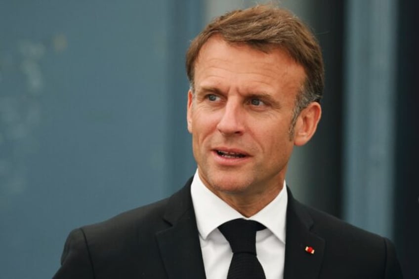 Macron has just 19 days to turn around negative polls