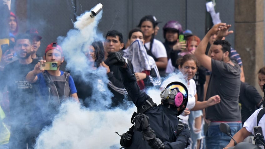 protests caracas maduro