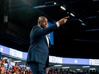 Magic Johnson: Black men should vote for Harris because Trump 'did not deliver on' promises to Black community