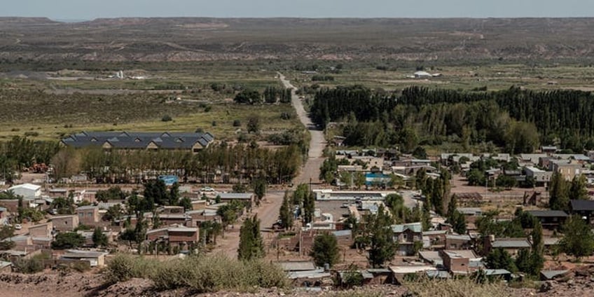 magnitude 66 earthquake strikes argentina felt in neighboring chile