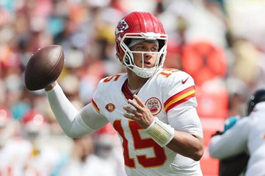 mahomes leads chiefs over jags bills bounce back