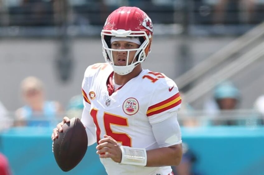 mahomes to earn 210 million under restructured deal reports