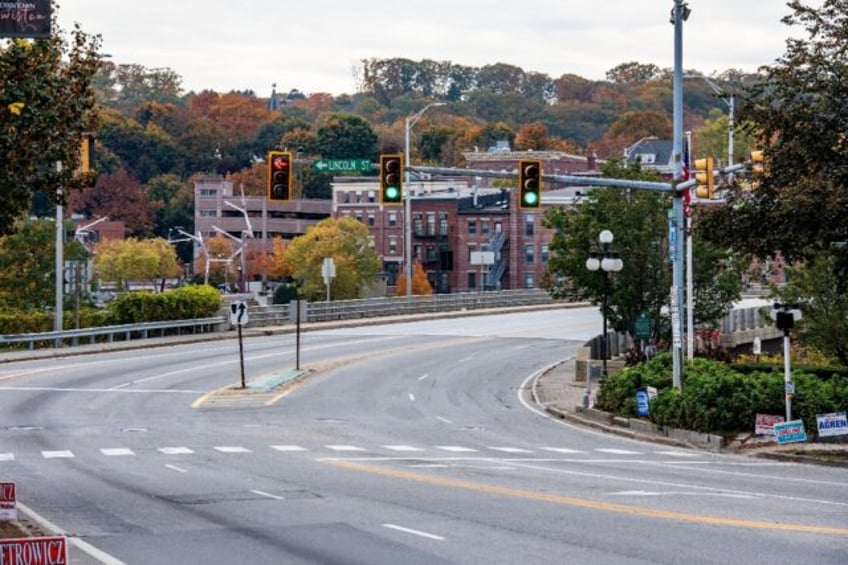 maine city deserted as residents hole up during hunt for killer