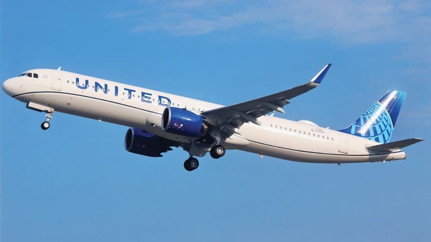 United Airlines is bringing back a fan-favorite snack