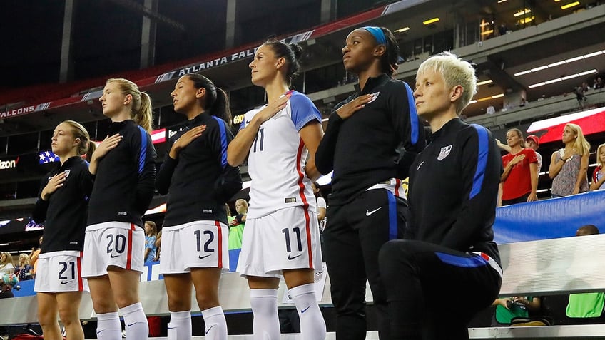 majority of uswnt remains silent as national anthem plays prior to womens world cup opener against vietnam