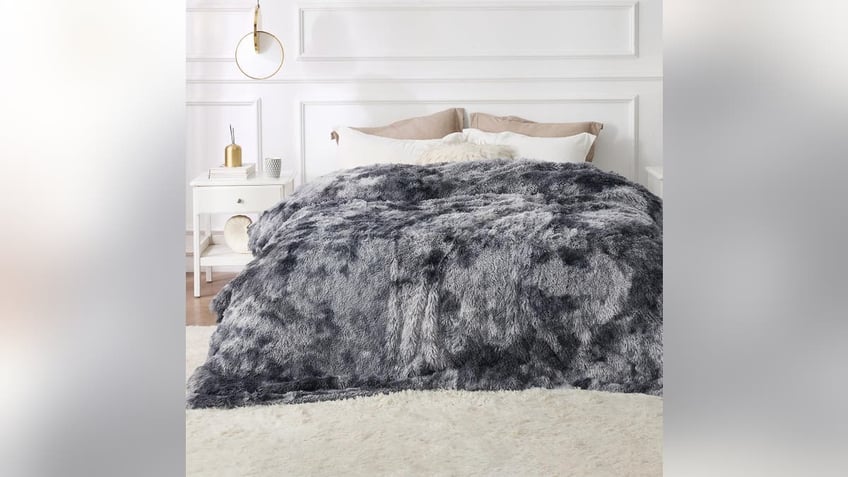 An onverzied warm black will help you sleep.