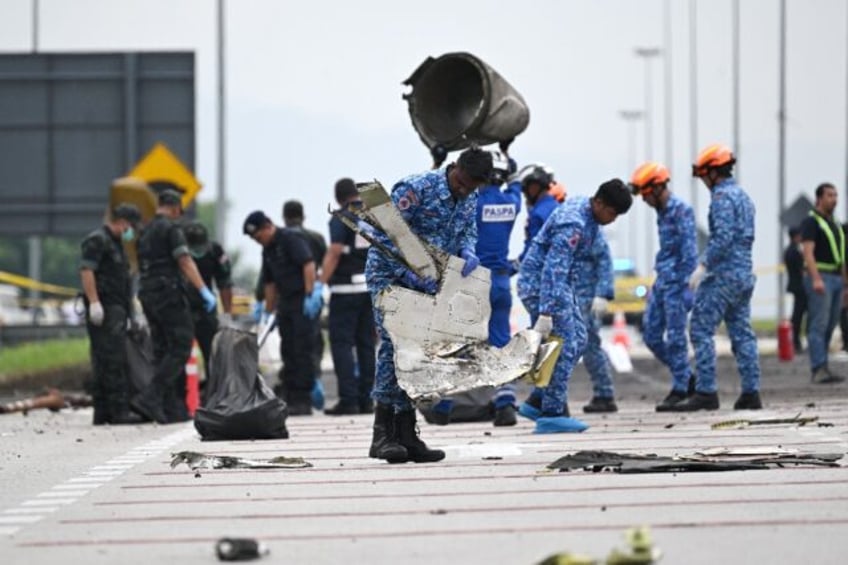 malaysia probes cause of light plane crash that killed 10 people