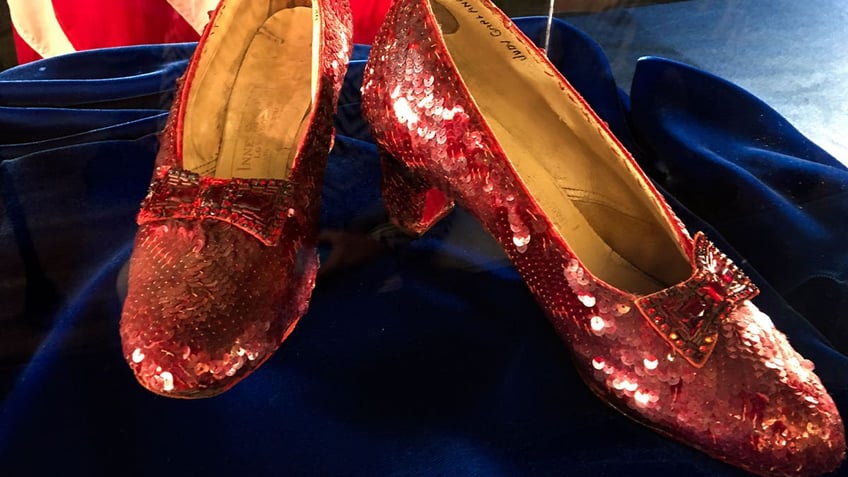 man accused of stealing wizard of oz ruby slippers from minnesota museum to plead guilty