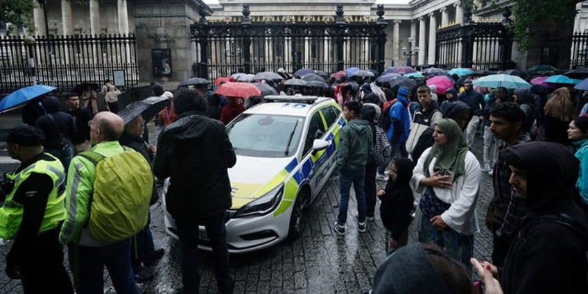 man arrested in london after stabbing near british museum