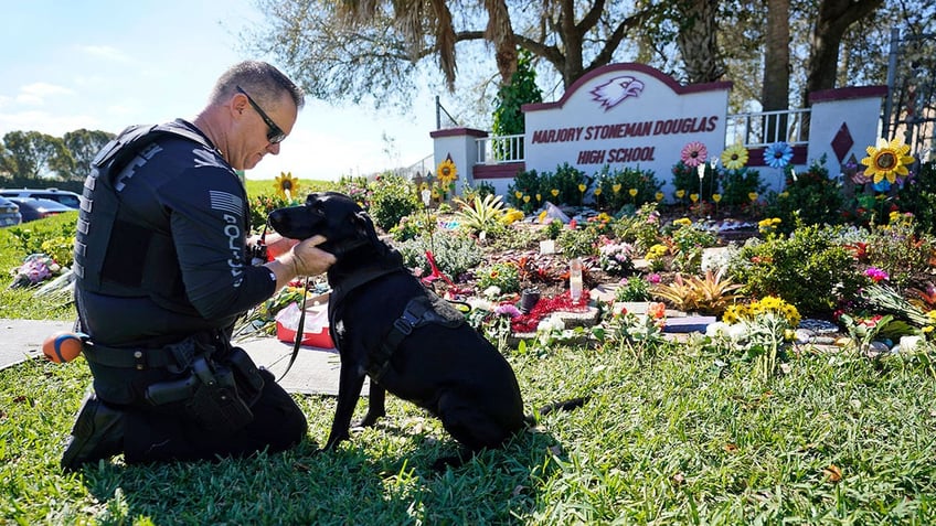 man caught at traffic stop with plans to shoot parkland other sites for attention and fame