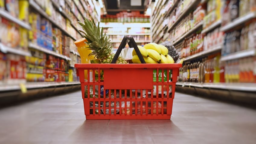 grocery aisle with basket