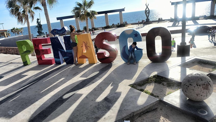 Puerto-Penasco-Sign