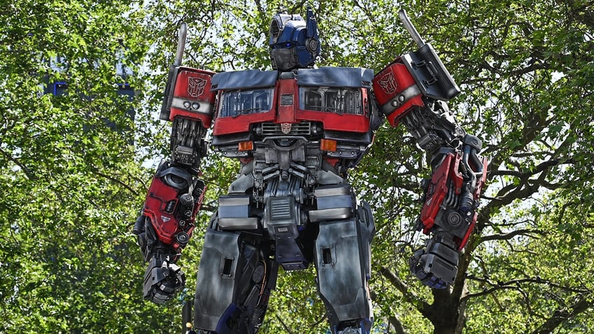 Optimus-Prime-Robot