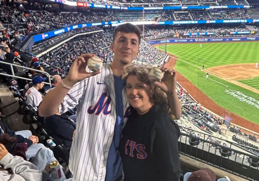 man snags 2 foul balls in span of 3 pitches at citi field gives them to his mom as birthday gift