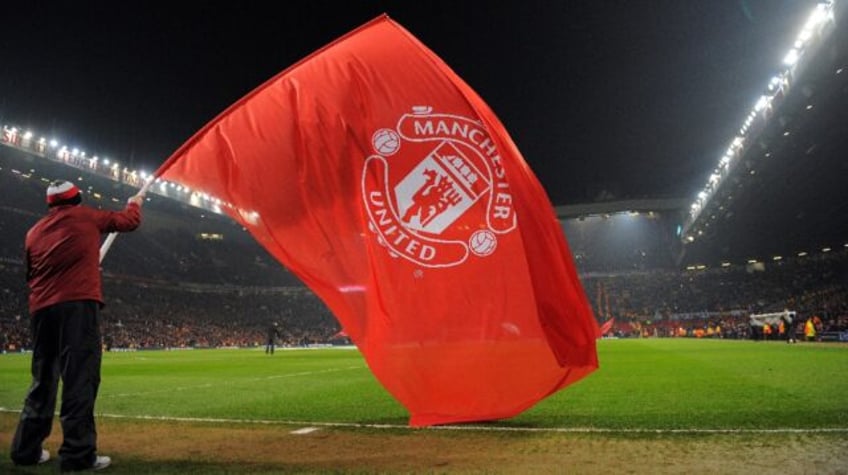 man utd report record premier league revenues