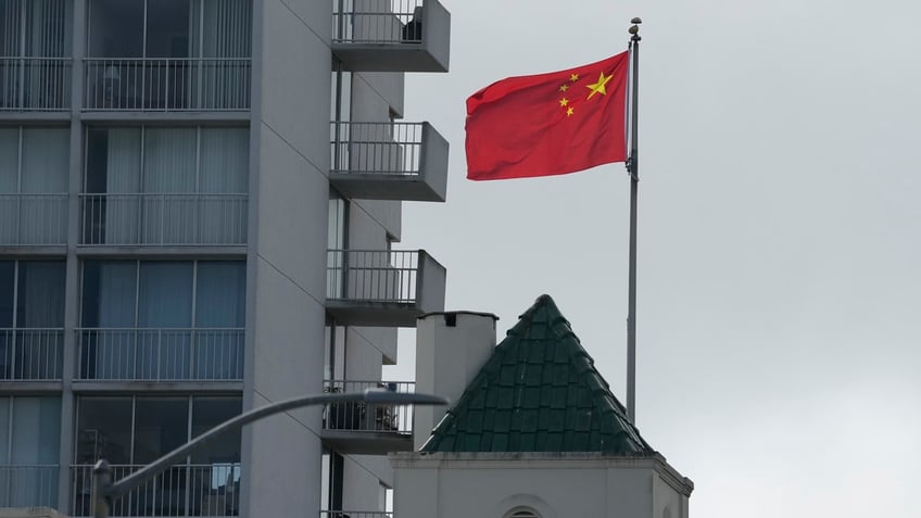 man who crashed into san franciscos chinese consulate was armed with knife crossbow