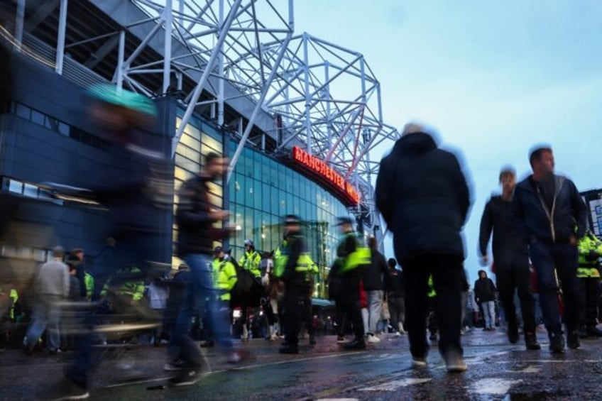 Manchester United are considering whether to move out of Old Trafford and build a new stad