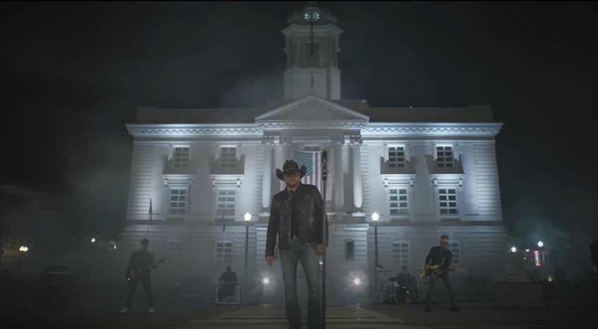 many feel jason aldean is latest victim of cancel culture after cmt pulls try that in a small town video