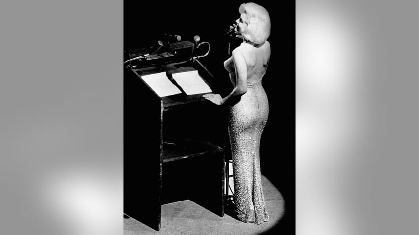 Marilyn Monroe singing happy birthday at Madison Square Garden