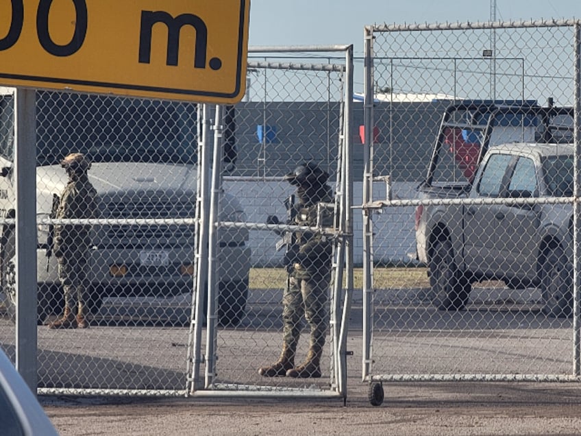 marina construye campamento de migrantes en matamoros en espera de deportaciones