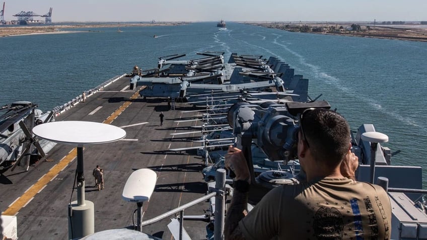 marine expeditionary unit moves closer to israel via red sea