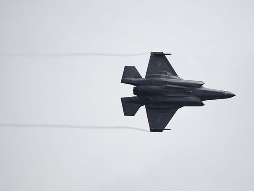 marine f 35 fighter jet goes missing near south carolina officials crowdsourcing tips to find it