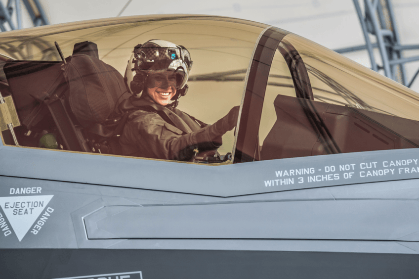 marine f 35 fighter jet goes missing near south carolina officials crowdsourcing tips to find it