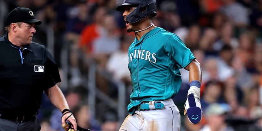 mariners julio rodriguez sets new mlb record with fourth straight 4 hit game