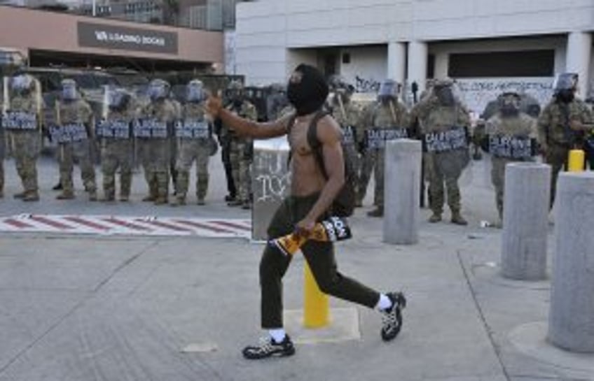 Marines detain U.S. citizen entering LA federal building amid protests