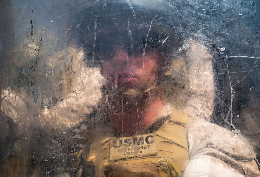 marines stand tall in face of verbal onslaught in la protest