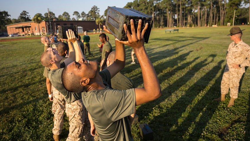 marines to meet recruiting goal this year while other military branches fall short