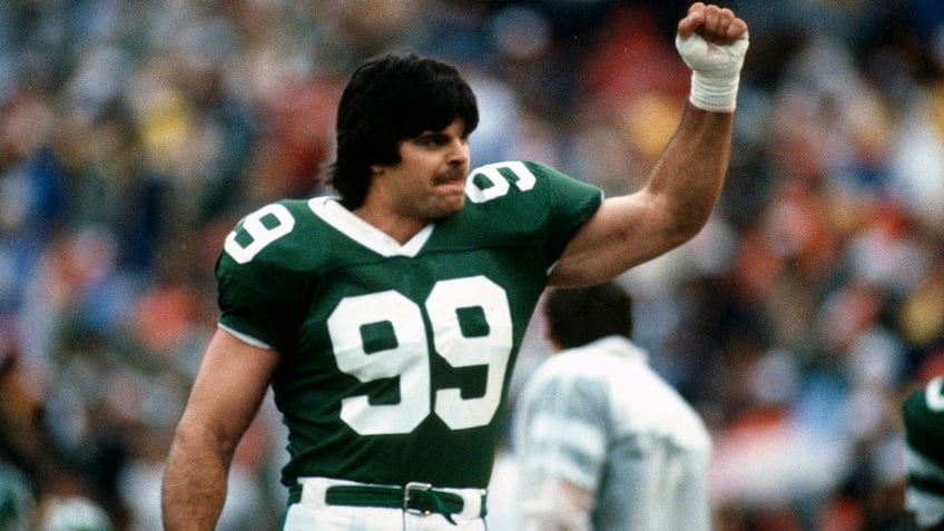 Mark Gastineau hyped