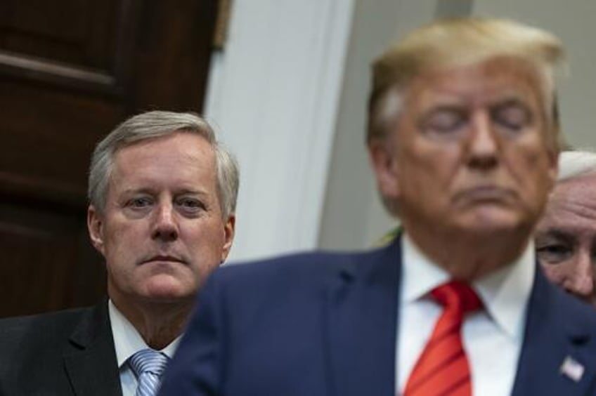 mark meadows wants to move georgia indictment to federal court and legal experts say hell succeed