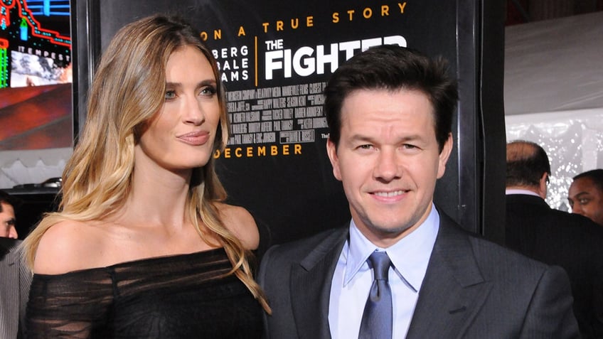 Rhea Durham and Mark Wahlberg posing together