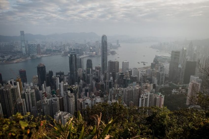 markets head tentatively higher but traders fret over outlook