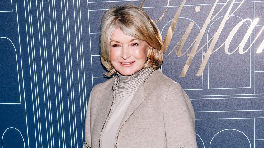 martha stewart cancels thanksgiving after hosting at least 60 dinners over the years