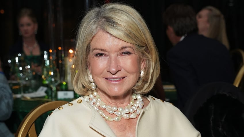 martha stewart clarifies canceled thanksgiving plans