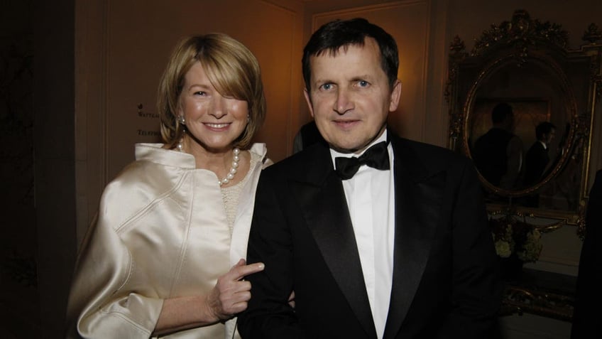 martha stewart and charles simonyi