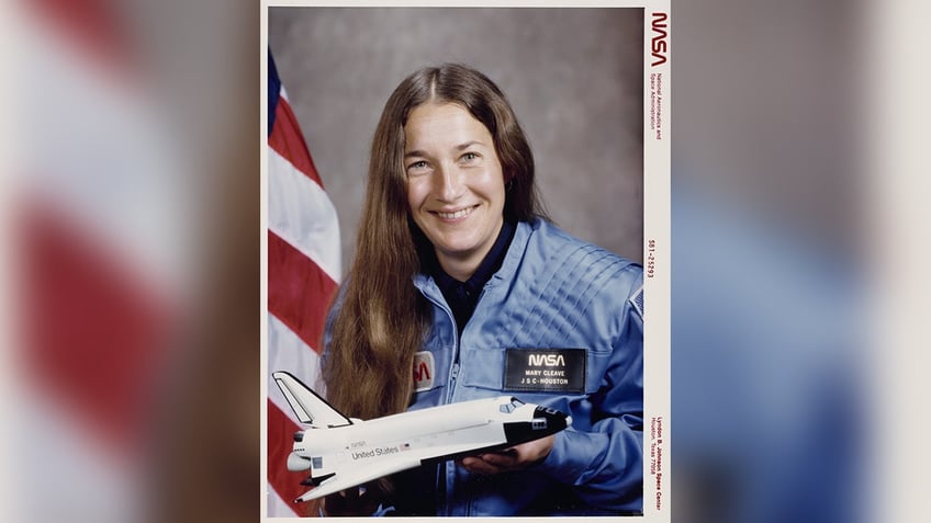 mary cleave first female astronaut to fly after challenger explosion dies at 76